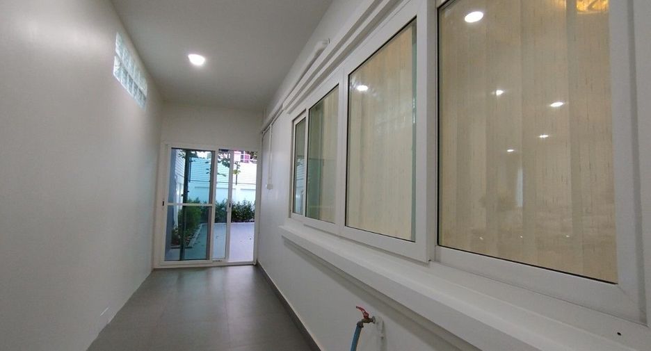 Villa en venta y en alquiler de 5 habitaciones en Bang Lamung, Chonburi