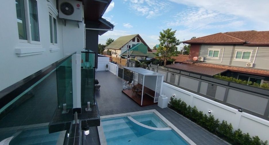 Villa en venta y en alquiler de 5 habitaciones en Bang Lamung, Chonburi
