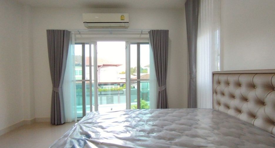 Villa en venta y en alquiler de 5 habitaciones en Bang Lamung, Chonburi