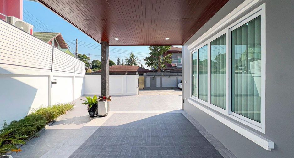 For sale and for rent 5 bedrooms villa in Bang Lamung, Chonburi