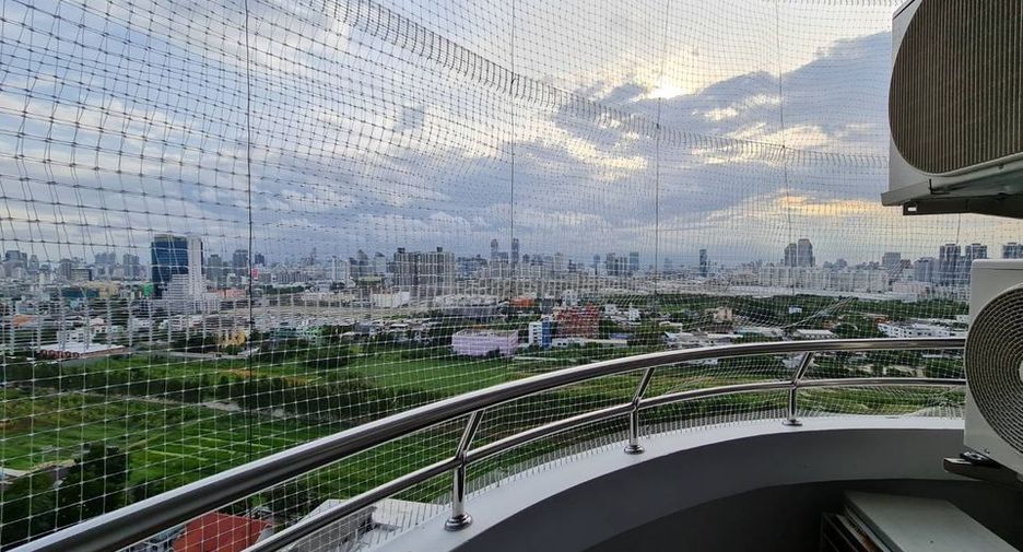 出售 和 出租 2 卧室 公寓 在 Huai Khwang, 曼谷