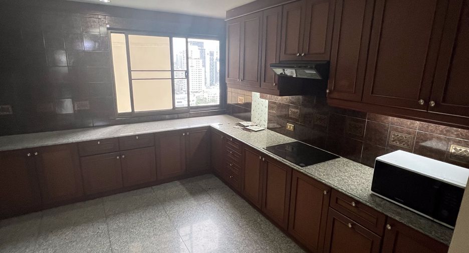 For sale and for rent 4 bedrooms condo in Khlong Toei, Bangkok