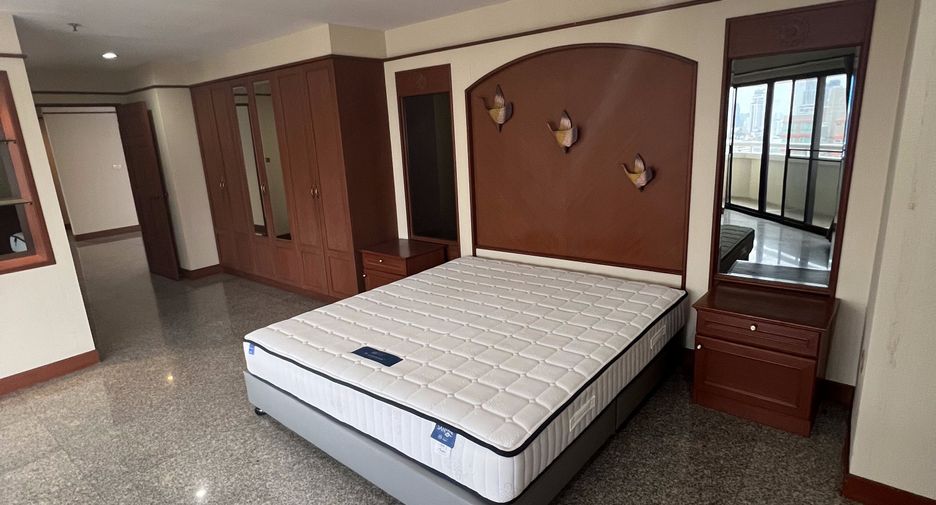 For sale and for rent 4 bedrooms condo in Khlong Toei, Bangkok