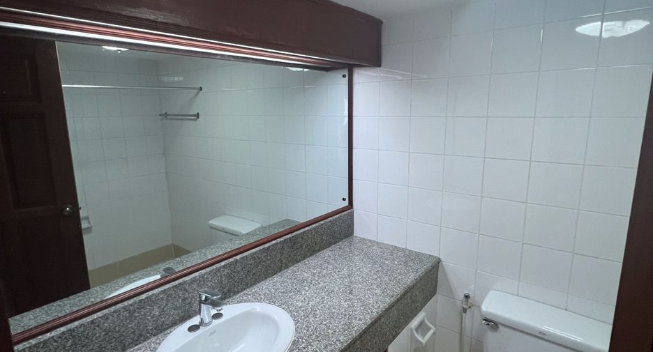 For sale and for rent 4 bedrooms condo in Khlong Toei, Bangkok