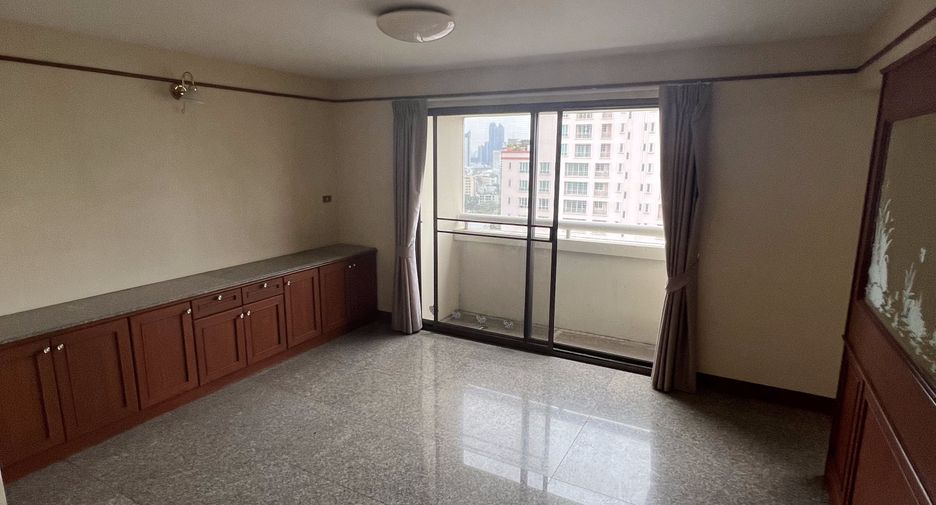 For sale and for rent 4 bedrooms condo in Khlong Toei, Bangkok