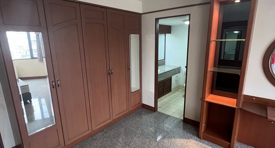 For sale and for rent 4 bedrooms condo in Khlong Toei, Bangkok