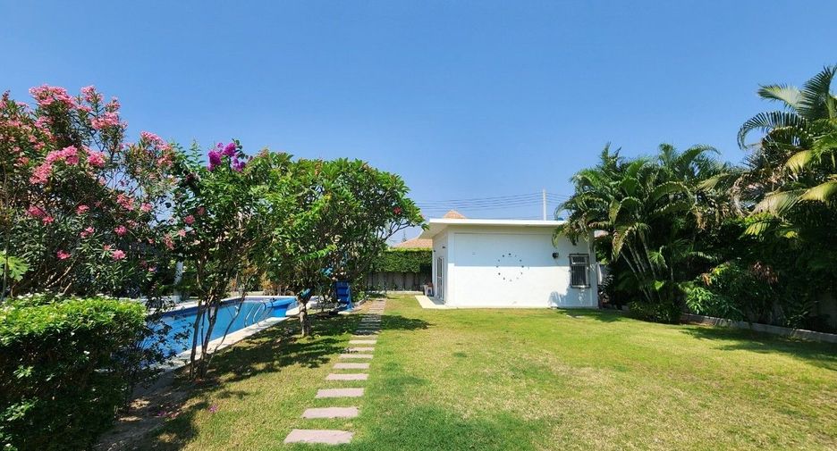 For rent 4 bedrooms villa in Hua Hin, Prachuap Khiri Khan