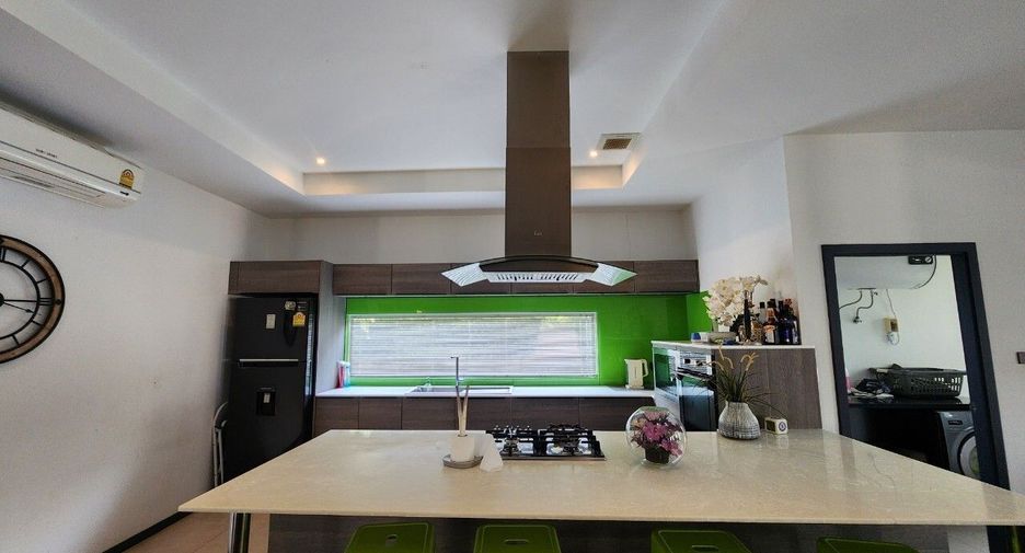For rent 4 bedrooms villa in Hua Hin, Prachuap Khiri Khan