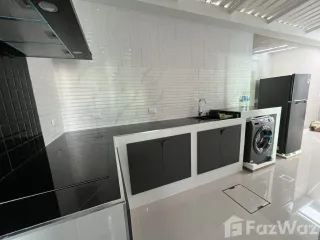 Casa adosada en alquiler de 3 habitaciones en Mueang Phuket, Phuket