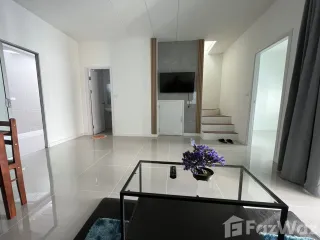 Casa adosada en alquiler de 3 habitaciones en Mueang Phuket, Phuket