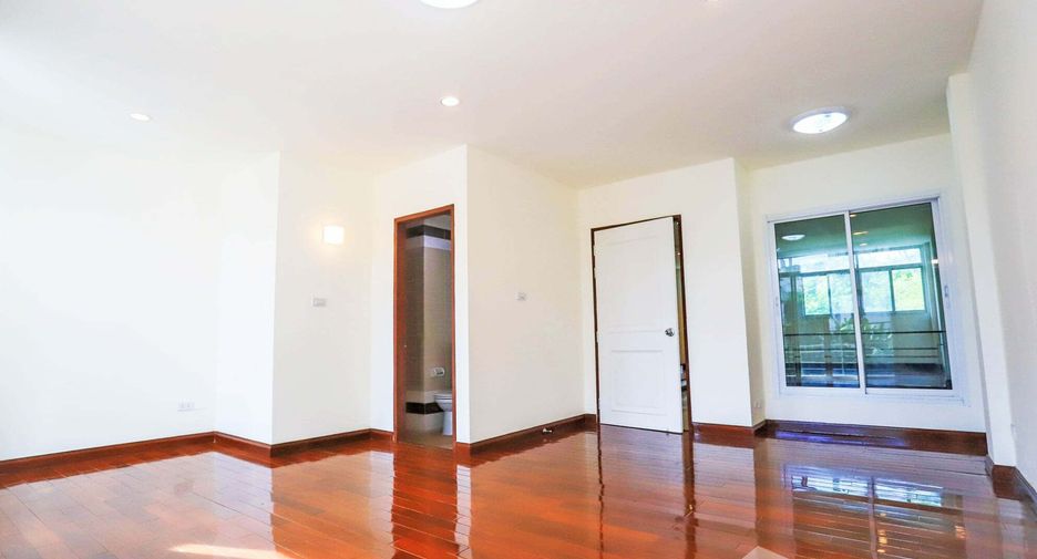 À vendre 3 chambres maison à Wang Thonglang, Bangkok