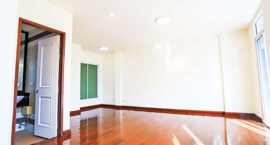 À vendre 3 chambres maison à Wang Thonglang, Bangkok