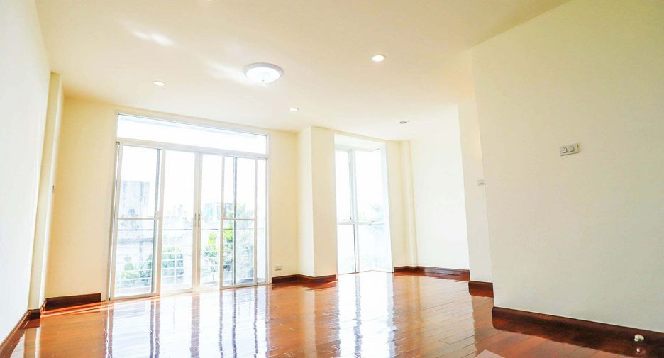 À vendre 3 chambres maison à Wang Thonglang, Bangkok