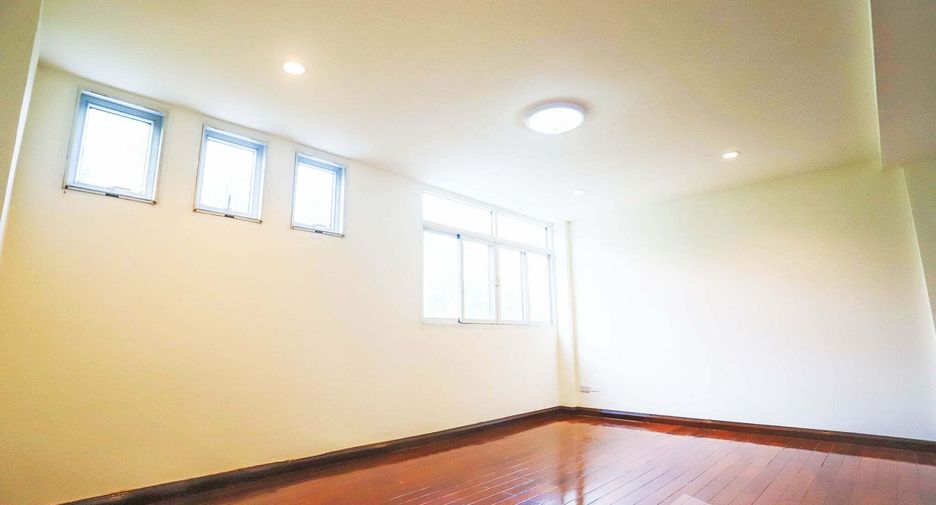 À vendre 3 chambres maison à Wang Thonglang, Bangkok