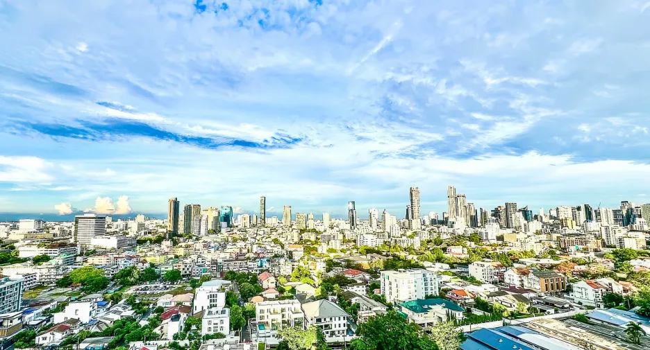 For sale 4 bedrooms condo in Watthana, Bangkok