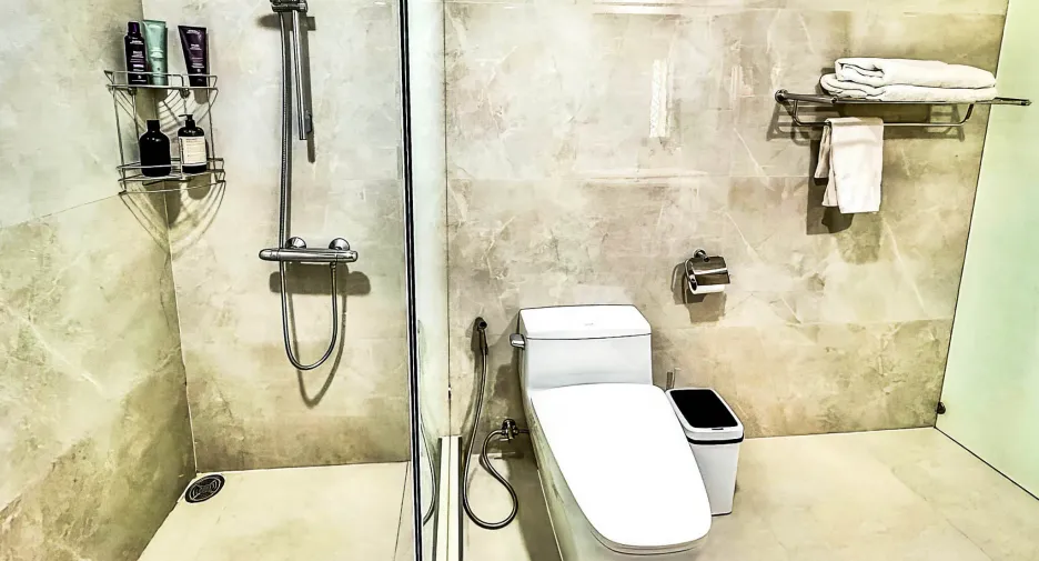 For sale 4 bedrooms condo in Watthana, Bangkok