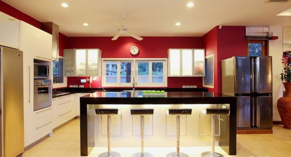 Villa en alquiler de 7 habitaciones en Kathu, Phuket