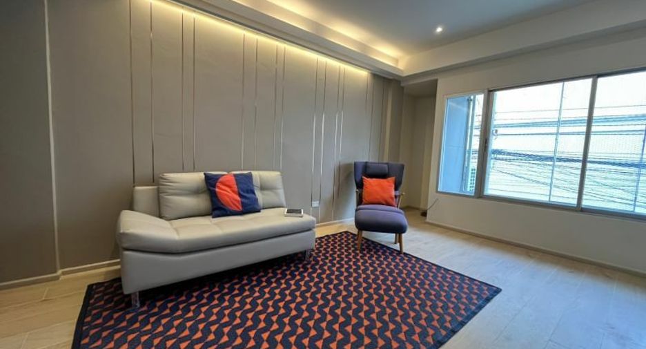 For sale and for rent 3 bedrooms townhouse in Bang Na, Bangkok