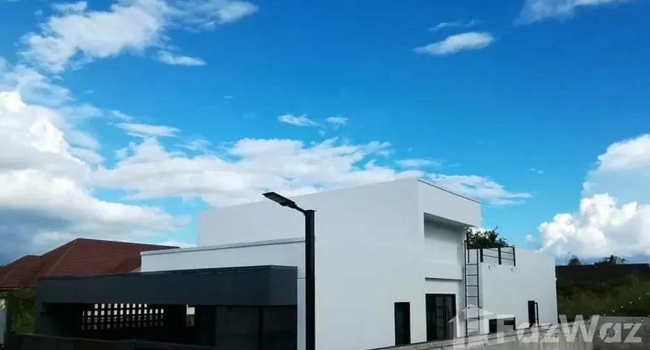 Casa en venta de 3 habitaciones en San Kamphaeng, Chiang Mai