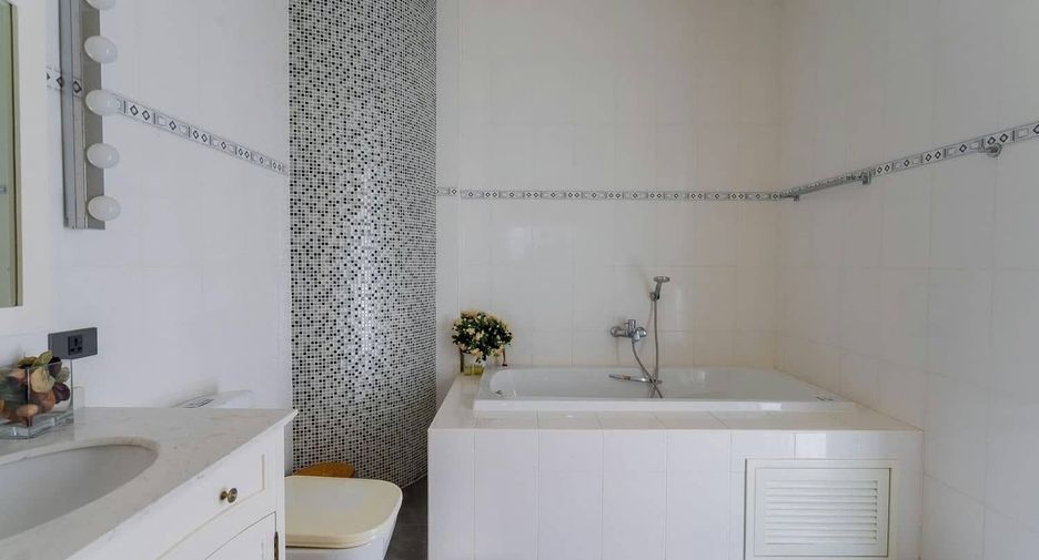 For sale 4 bedrooms villa in Hua Hin, Prachuap Khiri Khan