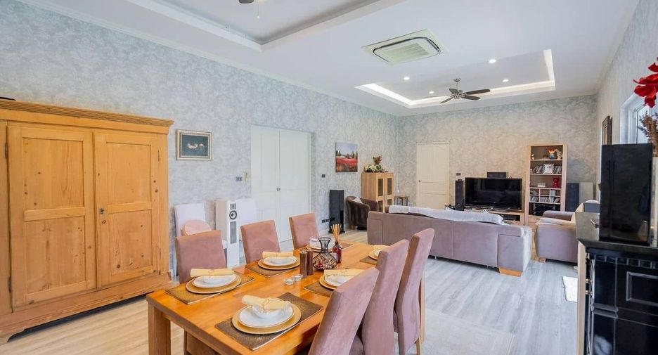 For sale 4 bedrooms villa in Hua Hin, Prachuap Khiri Khan