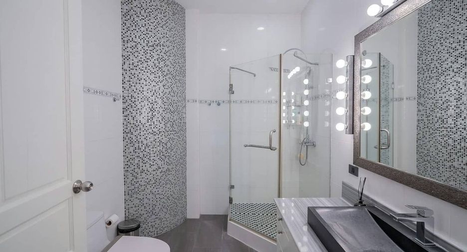 For sale 4 bedrooms villa in Hua Hin, Prachuap Khiri Khan