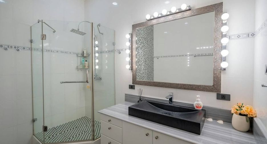 For sale 4 bedrooms villa in Hua Hin, Prachuap Khiri Khan