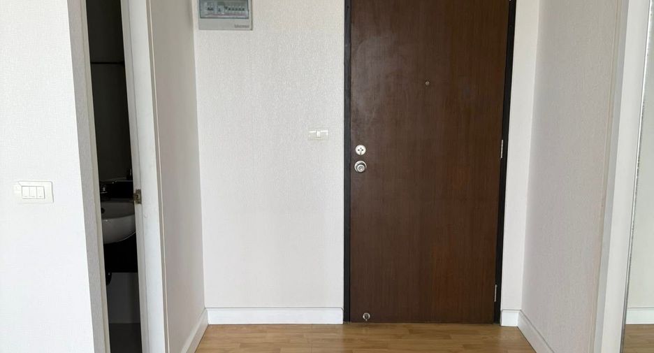 For sale 1 bed condo in Thon Buri, Bangkok