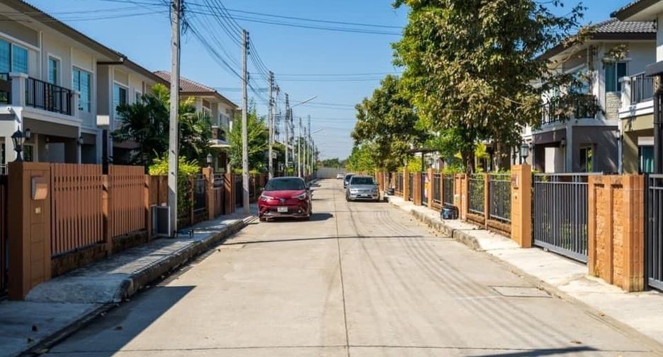 For sale 3 bedrooms house in San Kamphaeng, Chiang Mai