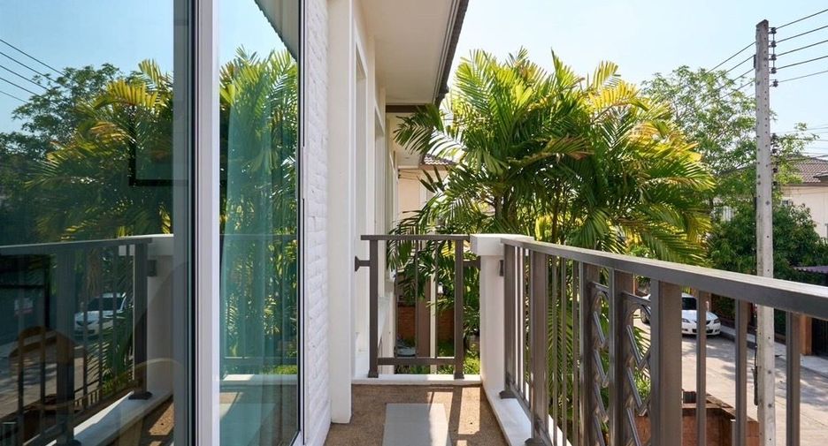 For sale 3 bedrooms house in San Kamphaeng, Chiang Mai