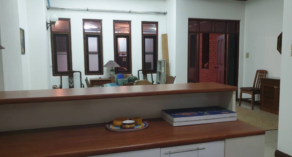 Villa zum Kauf und zur Miete mit 3 Zimmer in Watthana, Bangkok