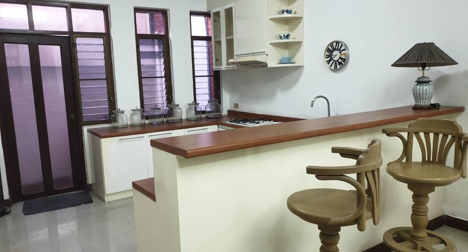 Villa zum Kauf und zur Miete mit 3 Zimmer in Watthana, Bangkok