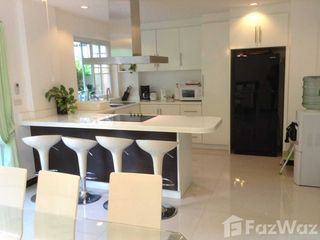 For sale 3 ベッドルーム townhouse in Na Jomtien, Pattaya