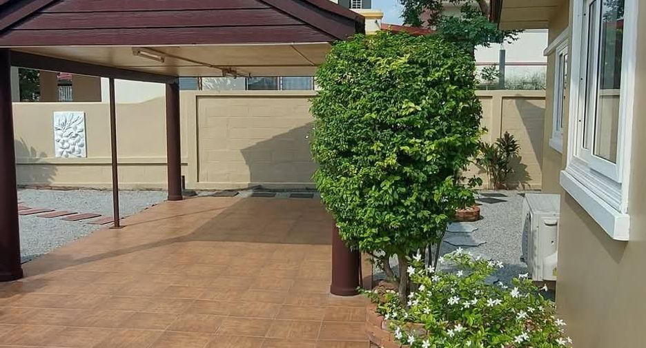 For rent 3 bedrooms villa in Bang Lamung, Chonburi