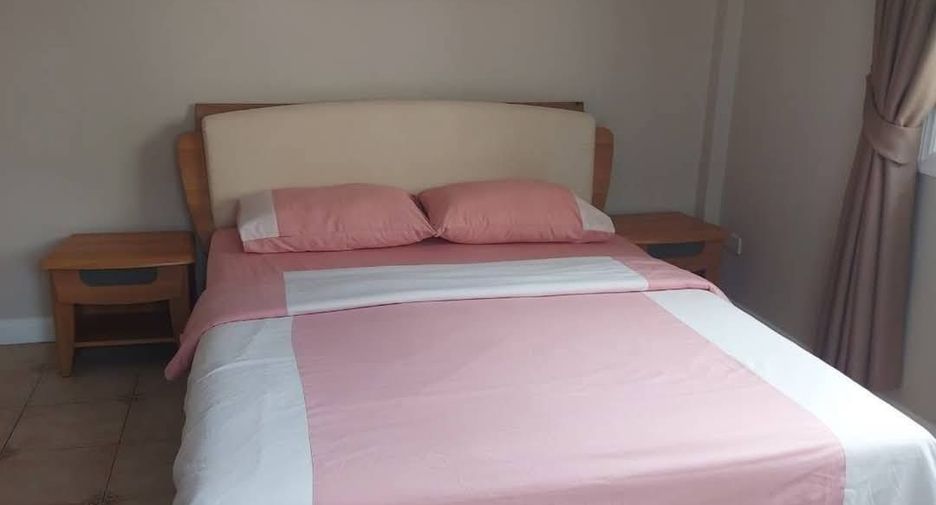 For rent 3 bedrooms villa in Bang Lamung, Chonburi