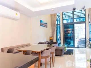 For sale 3 bedrooms townhouse in Suan Luang, Bangkok