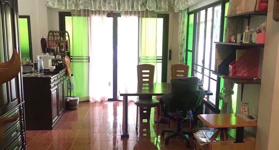 For sale 3 bedrooms house in Saraphi, Chiang Mai