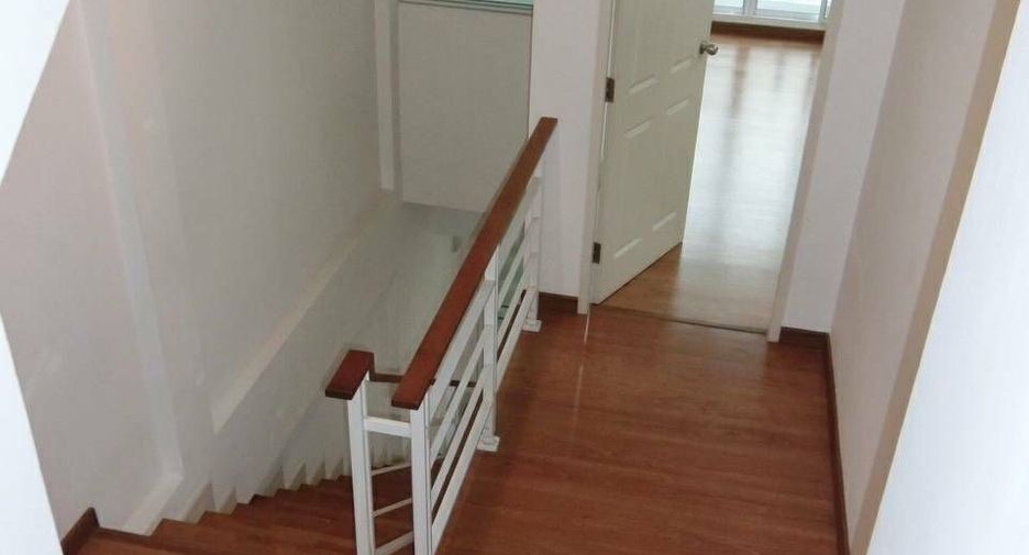 For sale and for rent 3 bedrooms townhouse in Chom Thong, Bangkok