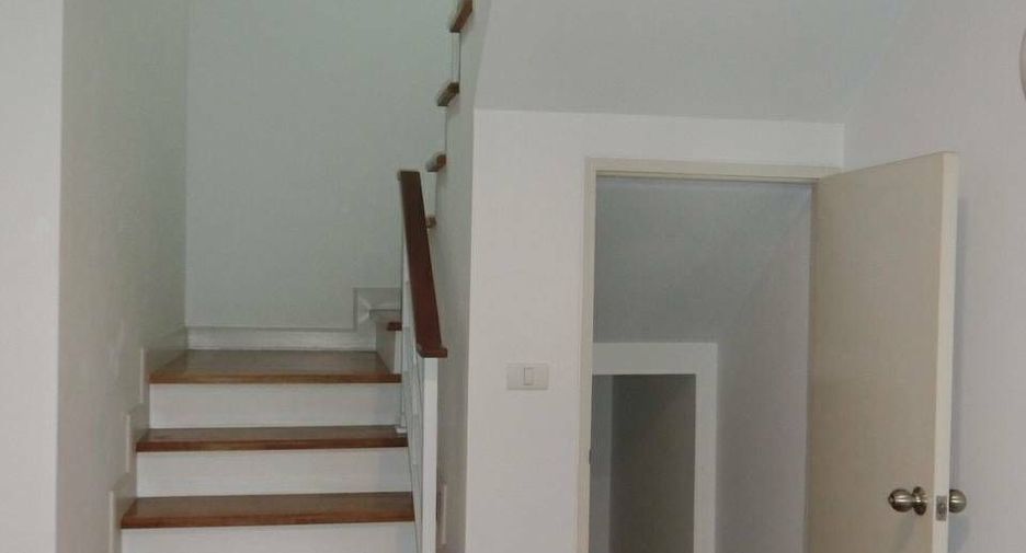 For sale and for rent 3 bedrooms townhouse in Chom Thong, Bangkok