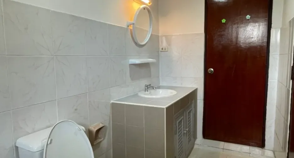 For sale 3 bedrooms townhouse in Prawet, Bangkok