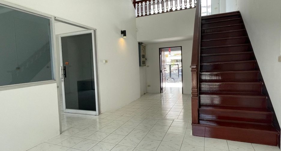 For sale 3 bedrooms townhouse in Prawet, Bangkok