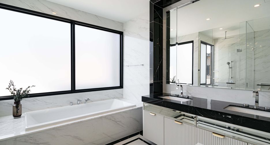 Haus zum Kauf und zur Miete mit 5 Zimmer in Saphan Sung, Bangkok
