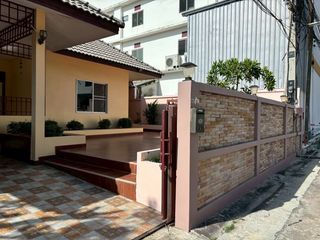 À louer 3 chambres maison à Bang Lamung, Chonburi