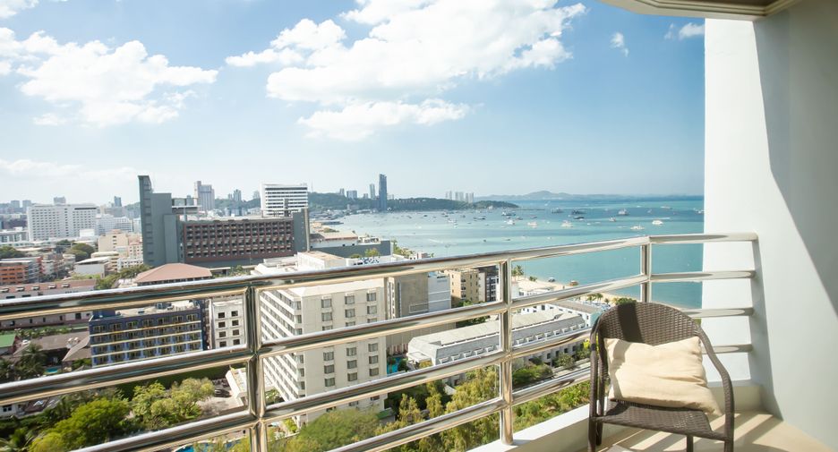 For sale 2 ベッドルーム condo in Bang Lamung, Chonburi
