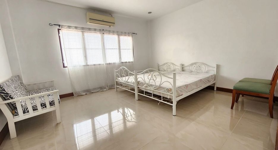For rent 4 bedrooms townhouse in Hua Hin, Prachuap Khiri Khan
