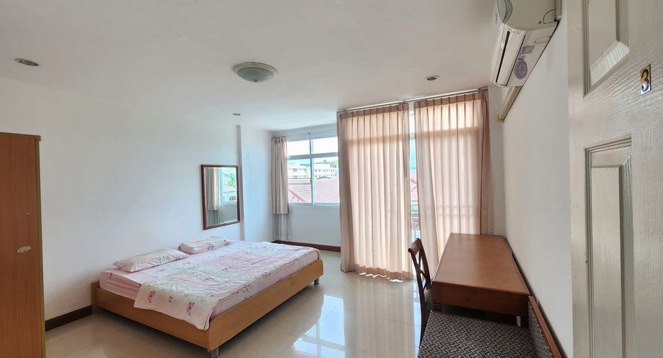 For rent 4 bedrooms townhouse in Hua Hin, Prachuap Khiri Khan