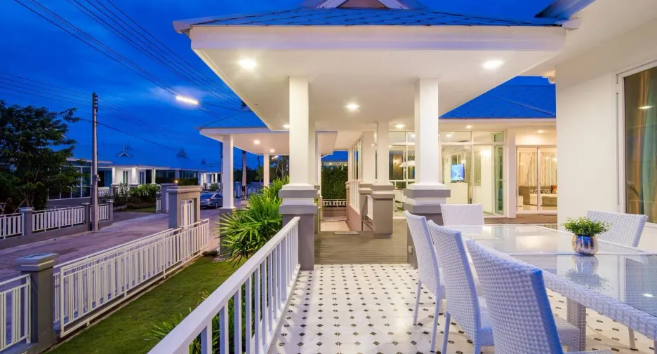 For rent 3 bedrooms villa in Hua Hin, Prachuap Khiri Khan