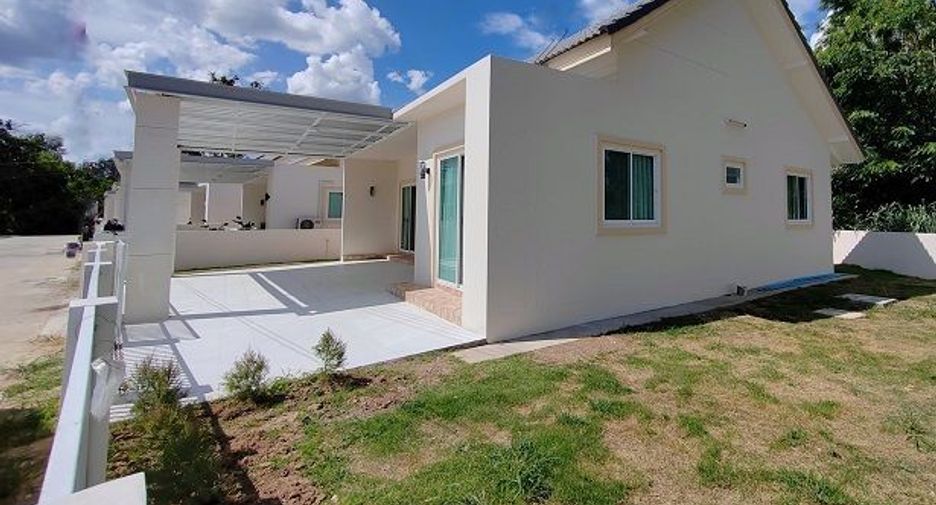 For sale 3 bedrooms house in Saraphi, Chiang Mai