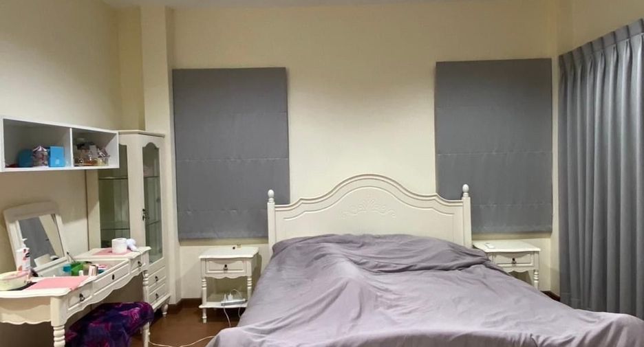 For sale 3 bedrooms house in San Kamphaeng, Chiang Mai