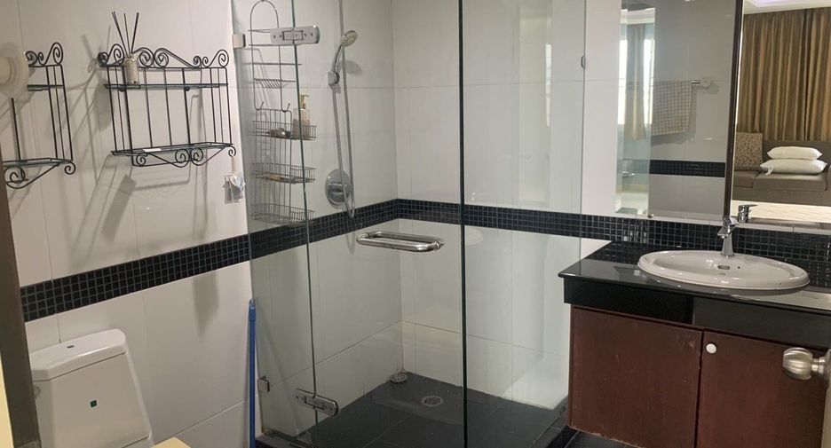 For rent 2 bedrooms condo in Bang Lamung, Chonburi